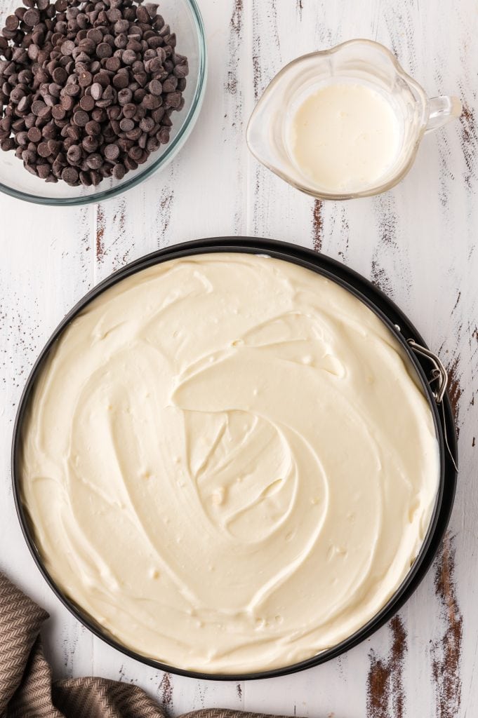 layer of white chocolate cheesecake