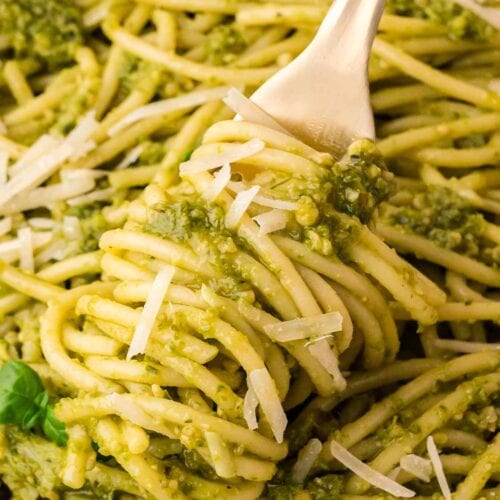 Pesto Pasta twisted on a fork.