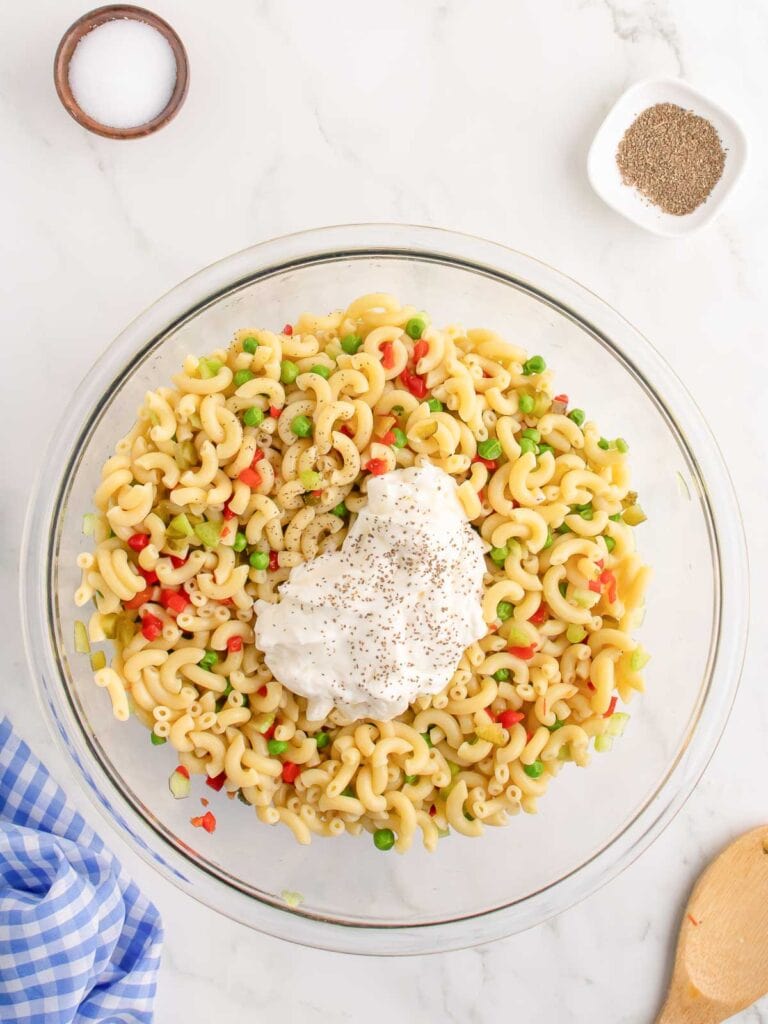 Veggies and Pasta mixed with Mayonnaise on top.