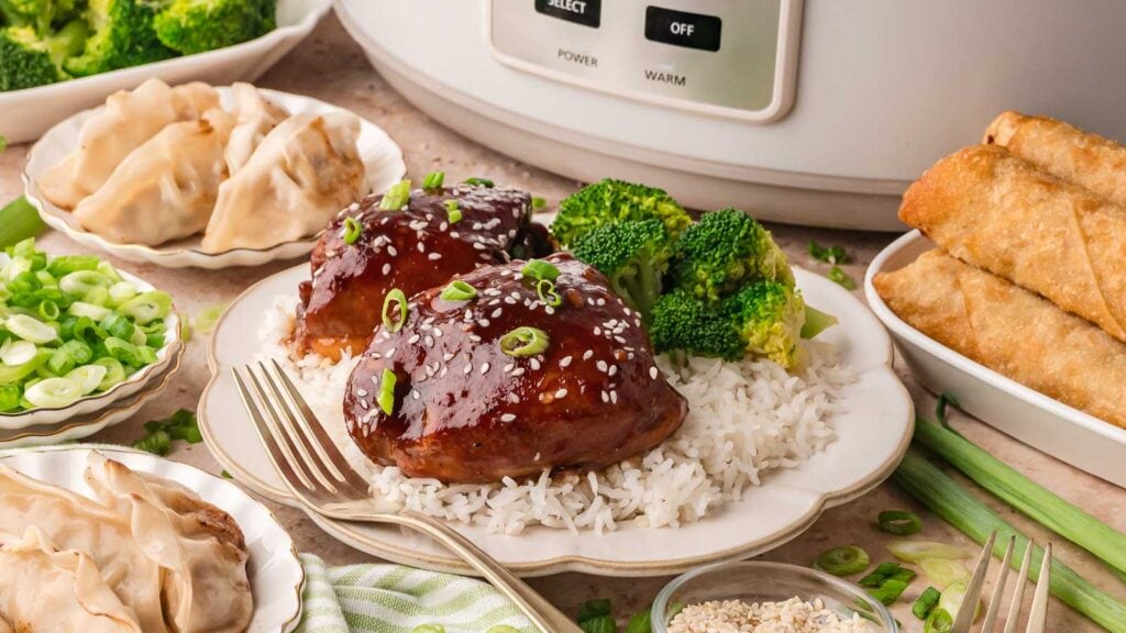 Crockpot Honey Garlic Chicken by Tessies Table