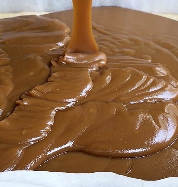 Homemade Caramel with Sweetened Condensed Milk (Sauce or Bars)